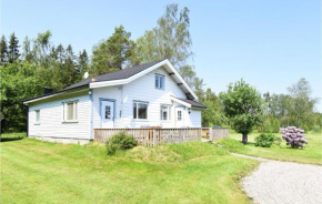 Three-Bedroom Holiday Home in Vanersborg